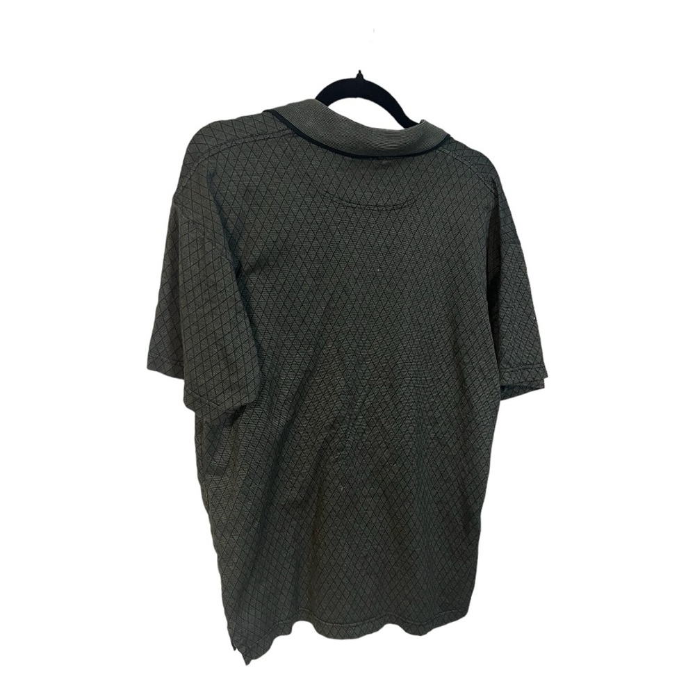 An Arrow polo shirt in size medium - Picture 6 of 6